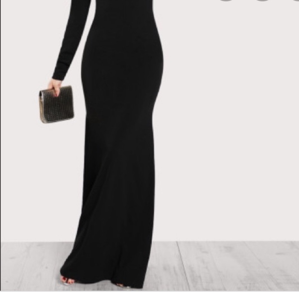 New Black maxi dress open back.Long sleeves.Size M